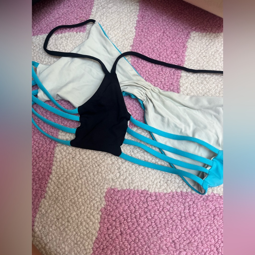 L space bikini top